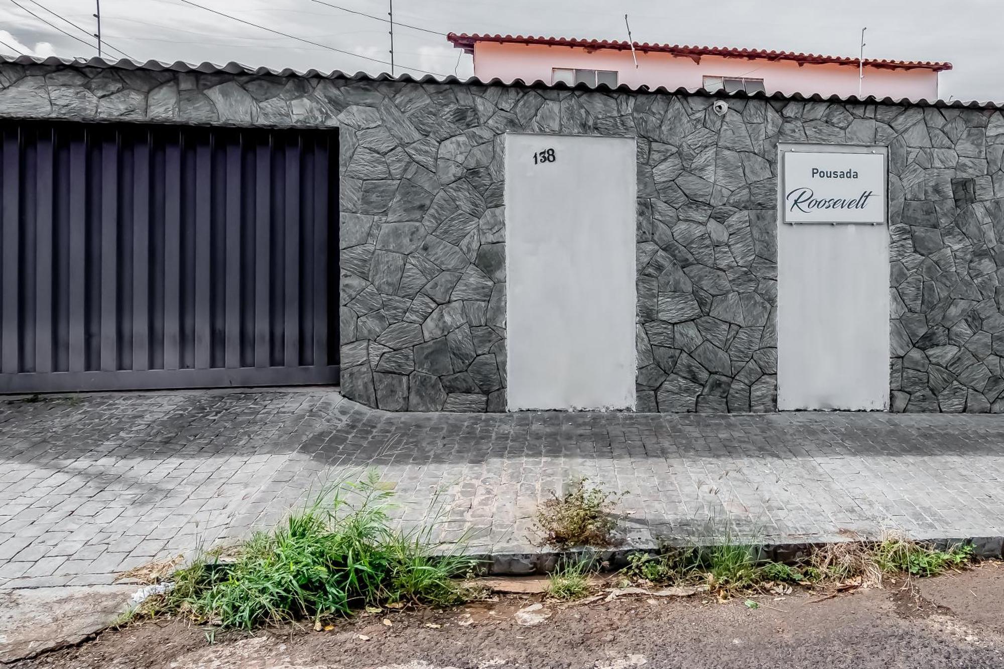 Pousada Roosevelt Quarto 03 - Pousada Central Prox Rodoviaria E Dist Industrial Uberlândia Exterior foto