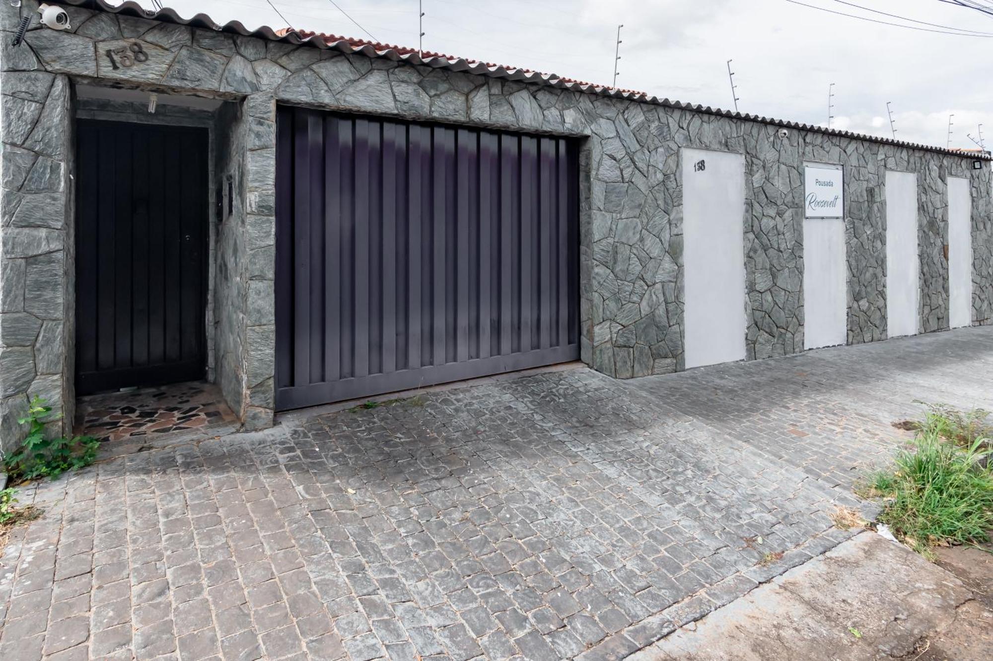 Pousada Roosevelt Quarto 03 - Pousada Central Prox Rodoviaria E Dist Industrial Uberlândia Exterior foto